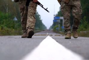 Ukrainas karavīri pastiprinājuši drošību uz robežas ar Baltkrieviju, kur notiek militārās mācības