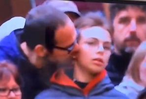 Snūkera pasaules čempionāta laikā vīrietis iekož zēnam ausī