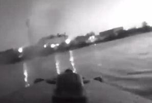 Ukraiņi ar jūras dronu Krimā uzbrukuši krievu okupantu ātrgaitas kuterim