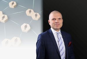 "Kāpēc maksāt sociālo nodokli, ja pensijas nebūs": Aigars Rostovskis par Latvijas sociālo sistēmu